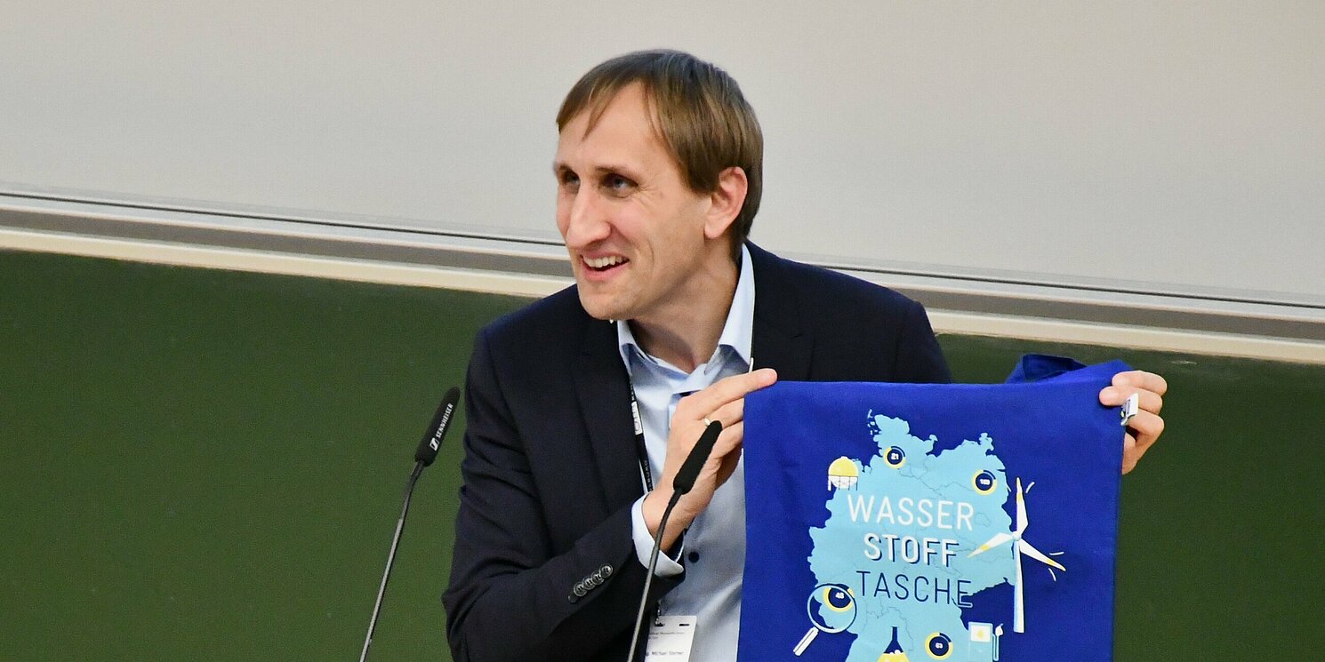  Prof. Dr. Michael Sterner bei der Regensburger Wasserstoffkonferenz 2024.